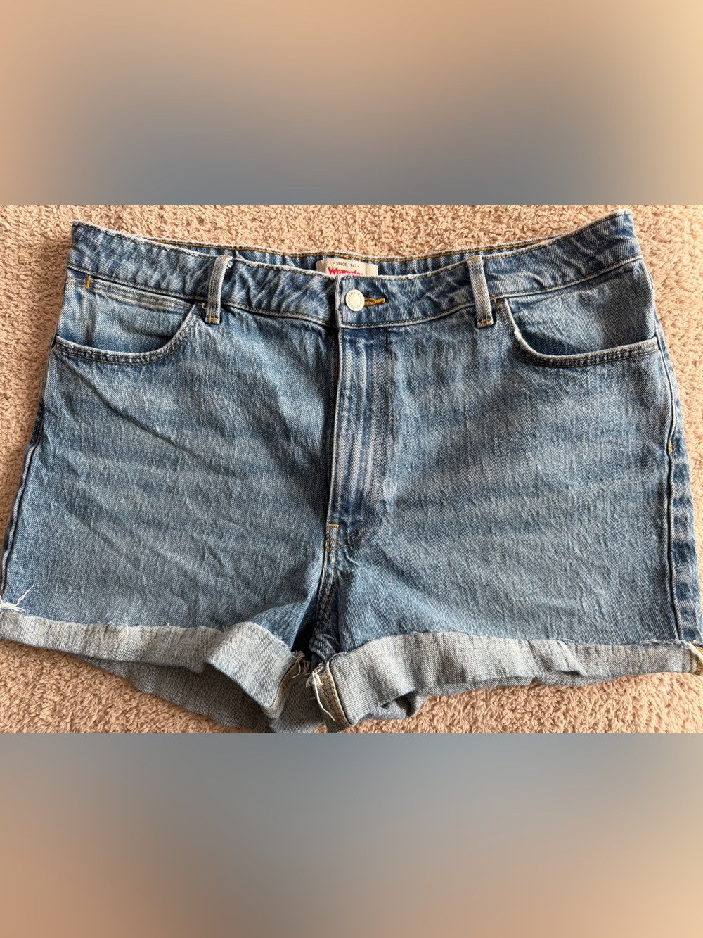 Wrangler High-Waisted Denim Roll Shorts Medium Wash 36" Waist